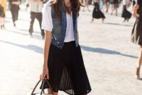 Charming Summer Outfits Ideas To Copy Right Now21