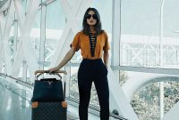 Classic And Casual Airport Outfit Ideas35