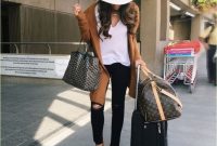 Classic And Casual Airport Outfit Ideas36