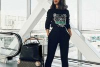 Classic And Casual Airport Outfit Ideas44