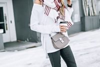 Cute Forward Fall Outfits Ideas To Update Your Wardrobe10