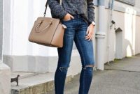 Stunning Fall Outfits Ideas To Update Your Wardrobe30
