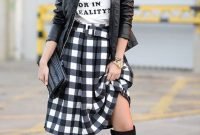 Adorable Winter Outfits Ideas Boots Skirts25