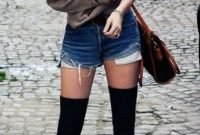 Charming Winter Outfits Ideas High Waisted Shorts10