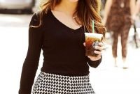 Charming Winter Outfits Ideas High Waisted Shorts13
