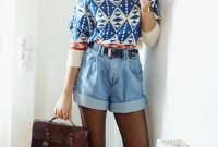 Charming Winter Outfits Ideas High Waisted Shorts23