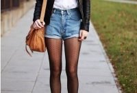 Charming Winter Outfits Ideas High Waisted Shorts26