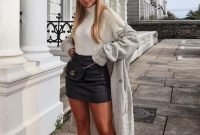 Charming Winter Outfits Ideas High Waisted Shorts29
