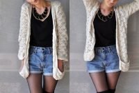 Charming Winter Outfits Ideas High Waisted Shorts35