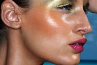 Popular Shimmer Summer Makeup Ideas44