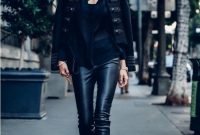 Popular Winter Outfits Ideas Leather Leggings03