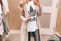 Popular Winter Outfits Ideas Leather Leggings07