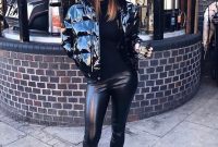 Popular Winter Outfits Ideas Leather Leggings29
