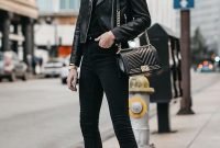 Pretty Winter Outfits Ideas Black Leather Jacket18