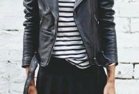 Pretty Winter Outfits Ideas Black Leather Jacket22