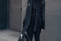Pretty Winter Outfits Ideas Black Leather Jacket35