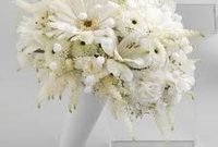 Casual Winter White Bouquet Ideas10