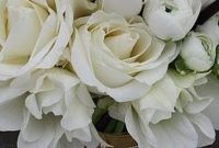 Casual Winter White Bouquet Ideas11