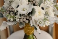 Casual Winter White Bouquet Ideas22