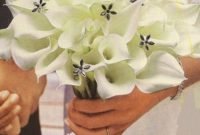 Casual Winter White Bouquet Ideas28