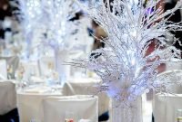 Classy Winter Wonderland Wedding Centerpieces Ideas30