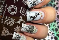 Modern Christmas Nails Ideas01