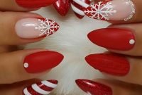 Modern Christmas Nails Ideas42