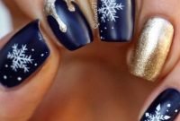 Modern Christmas Nails Ideas47