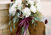 Modern Rustic Winter Wedding Flowers Ideas25
