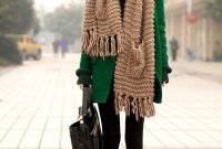 Stylish Emerald Coats Ideas For Winter16