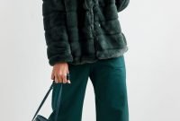 Stylish Emerald Coats Ideas For Winter38