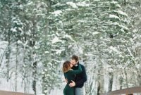 Best Winter Engagement Photo Ideas20