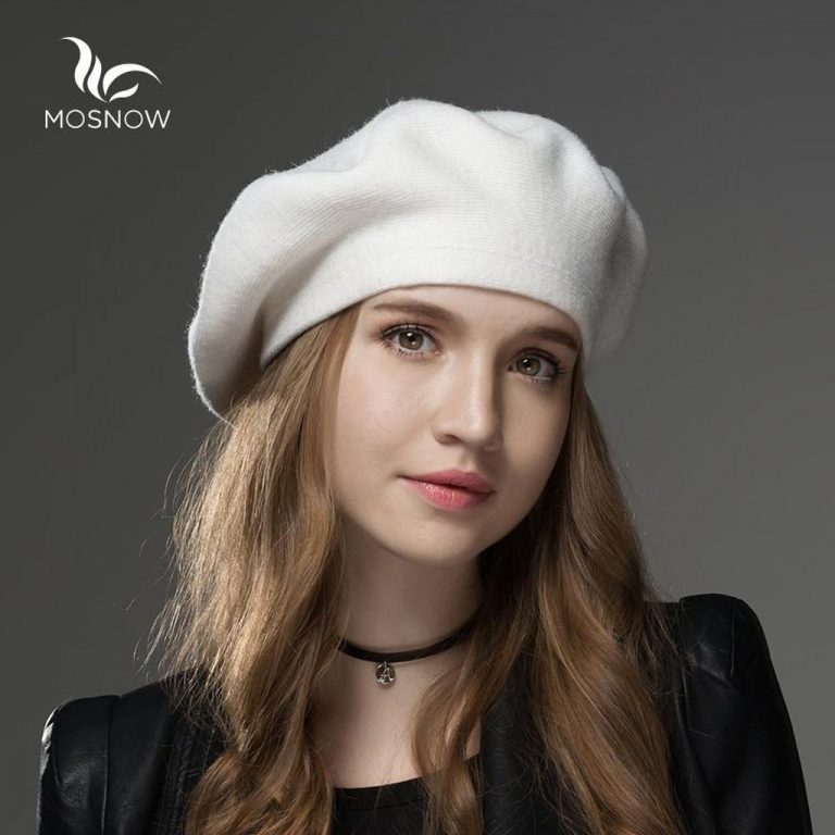 43 Lovely Winter Hats Ideas For Women