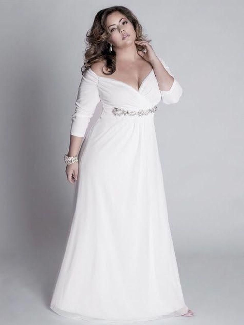 43 Perfect Winter White Dresses Ideas With Sleeves - ADDICFASHION