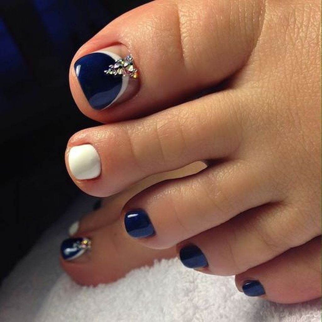 39 Stunning Toe Nail Designs Ideas For Winter