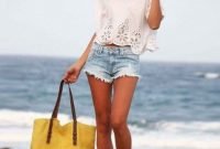 Stylish Fashion Beach Outfit Ideas14