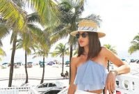 Stylish Fashion Beach Outfit Ideas32