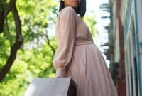 Gorgeous Maternity Wedding Outfits Ideas For Spring40