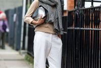 Best Ideas To Wear A Scarf Stylishly This Spring08