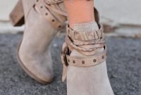 Best Ideas To Wear Wide Ankle Boots This Spring11