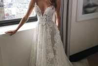 Pretty V Neck Tulle Wedding Dress Ideas For 201935
