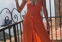 Unusual Orange Outfit Ideas For Women15