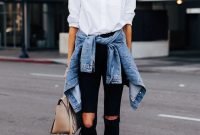 Creative Summer Style Ideas With Ripped Jeans14