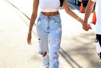 Creative Summer Style Ideas With Ripped Jeans16