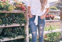 Creative Summer Style Ideas With Ripped Jeans25