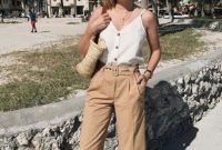 Elegant Summer Outfits Ideas For Women Over 40 Years Old22