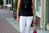 Elegant Summer Outfits Ideas For Women Over 40 Years Old25