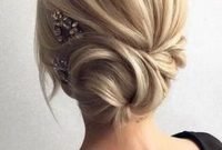 Fashionable Hairstyle Ideas For Summer Wedding Guest03