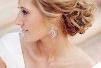 Fashionable Hairstyle Ideas For Summer Wedding Guest21