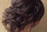 Fashionable Hairstyle Ideas For Summer Wedding Guest33